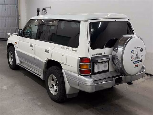 MITSUBISHI PAJERO