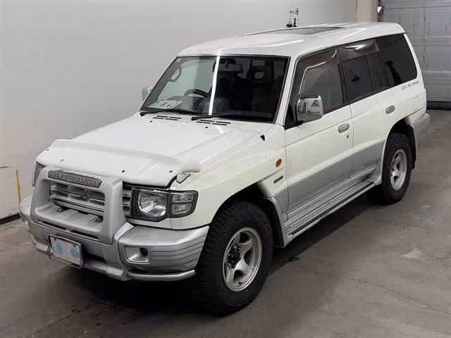 MITSUBISHI PAJERO