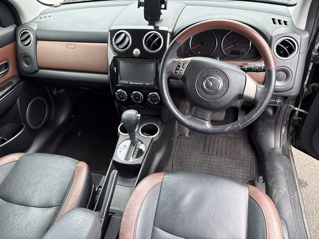 MAZDA VERISA
