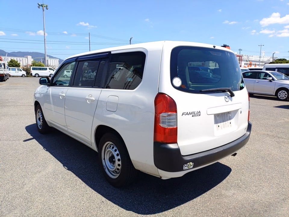 MAZDA FAMILIA