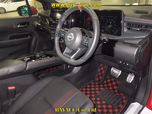 NISSAN AURA