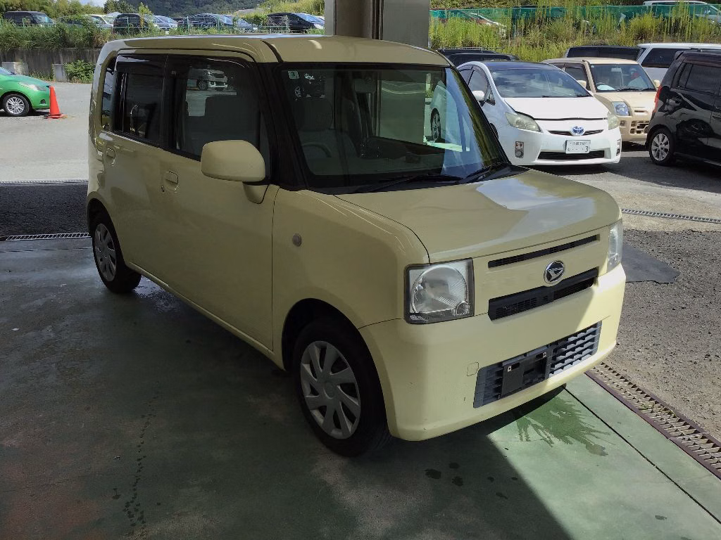 DAIHATSU MOVE CONTE