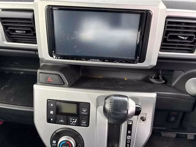DAIHATSU WAKE