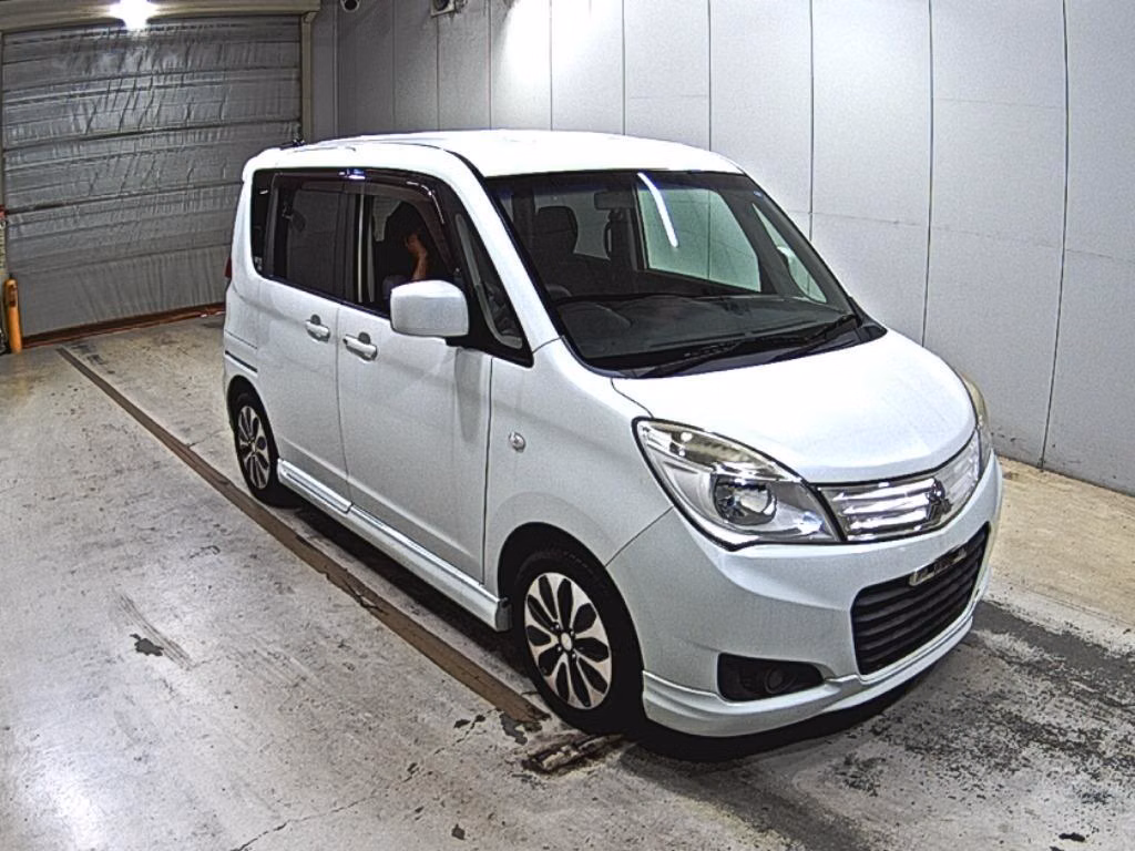 MITSUBISHI DELICA D:2