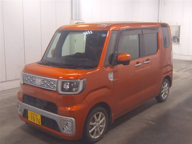 DAIHATSU WAKE