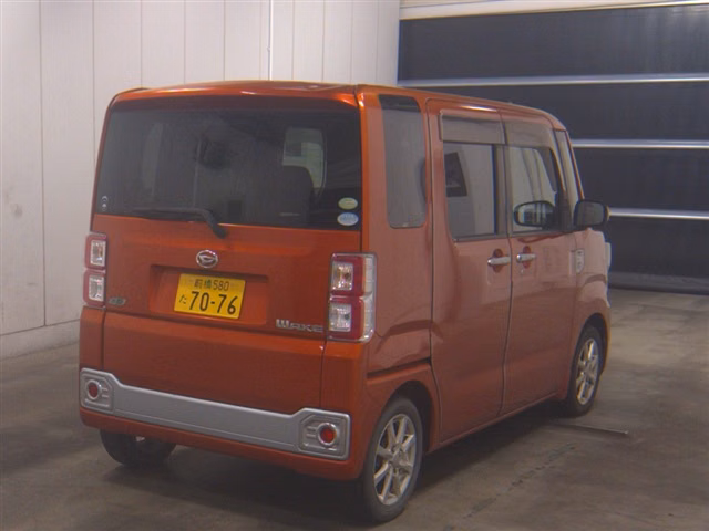 DAIHATSU WAKE