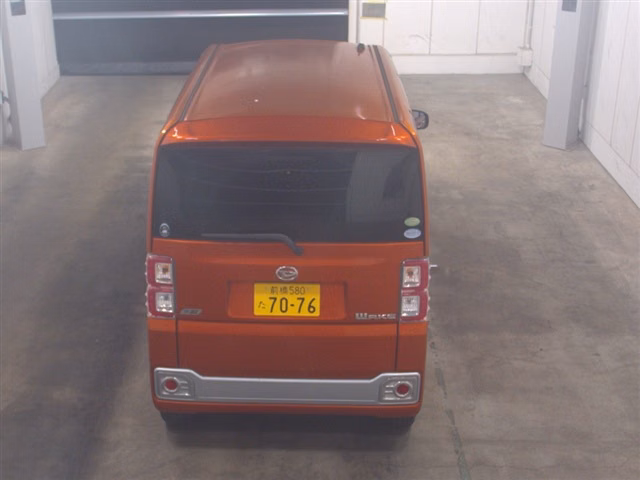 DAIHATSU WAKE