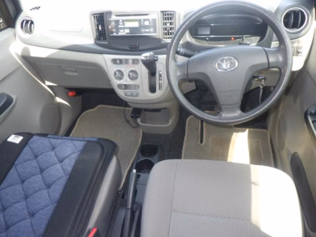 TOYOTA PIXIS EPOCH
