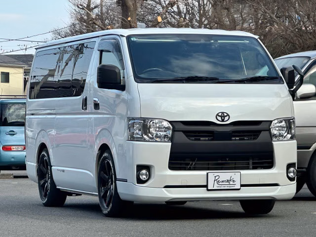 TOYOTA REGIUS ACE