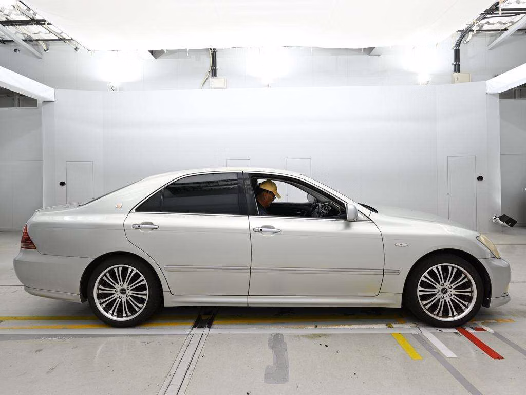 TOYOTA CROWN