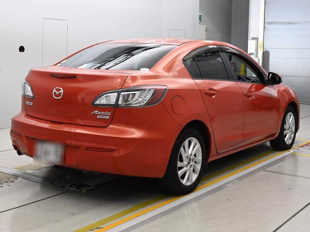 MAZDA AXELA
