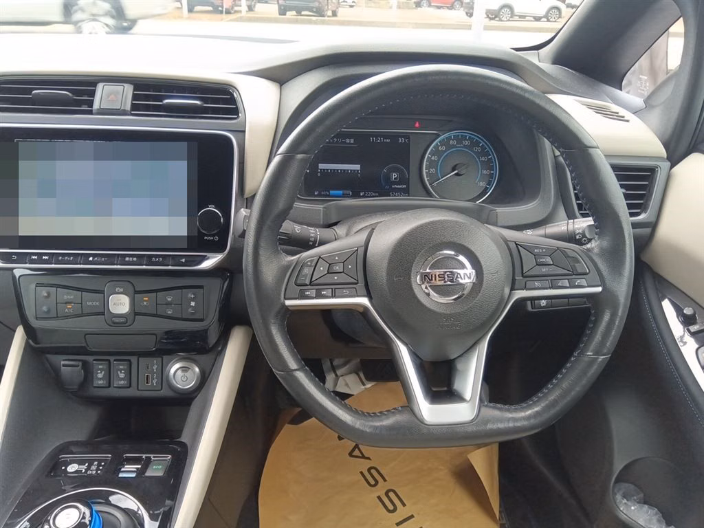 NISSAN LEAF