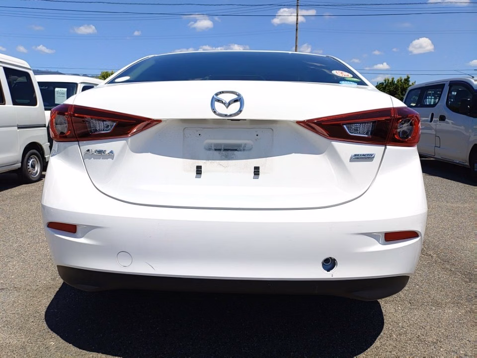 MAZDA AXELA