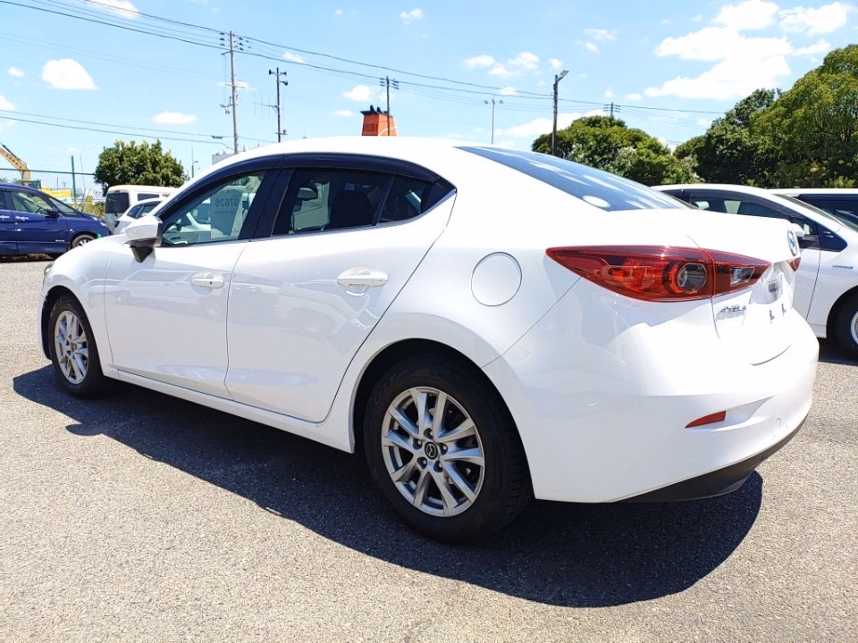 MAZDA AXELA