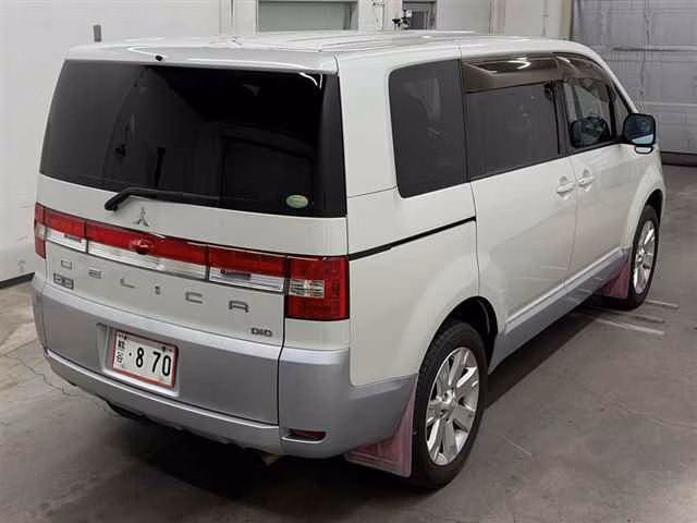 MITSUBISHI DELICA D:5