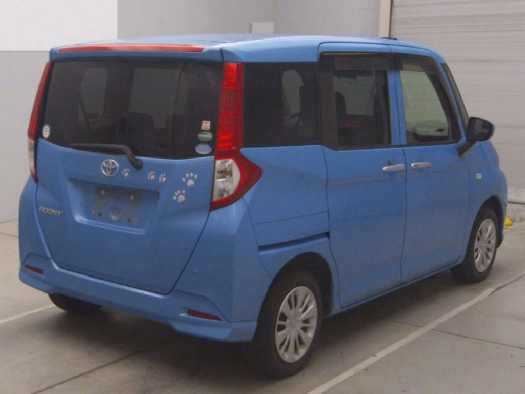 TOYOTA ROOMY