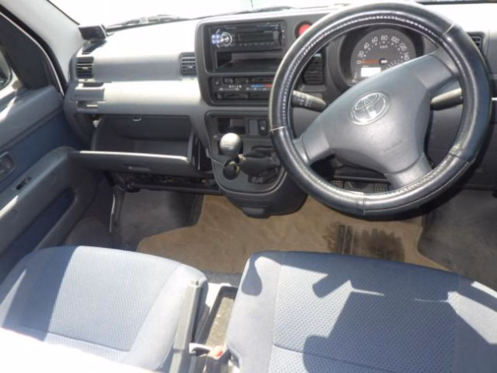 TOYOTA PIXIS VAN