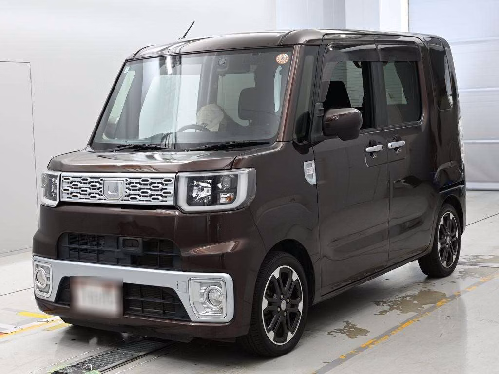 DAIHATSU WAKE