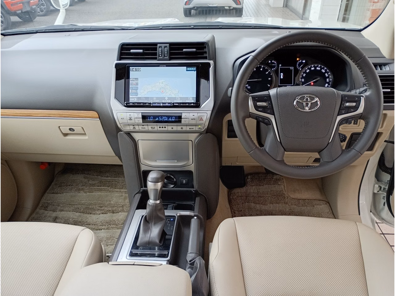 TOYOTA LAND CRUISER PRADO