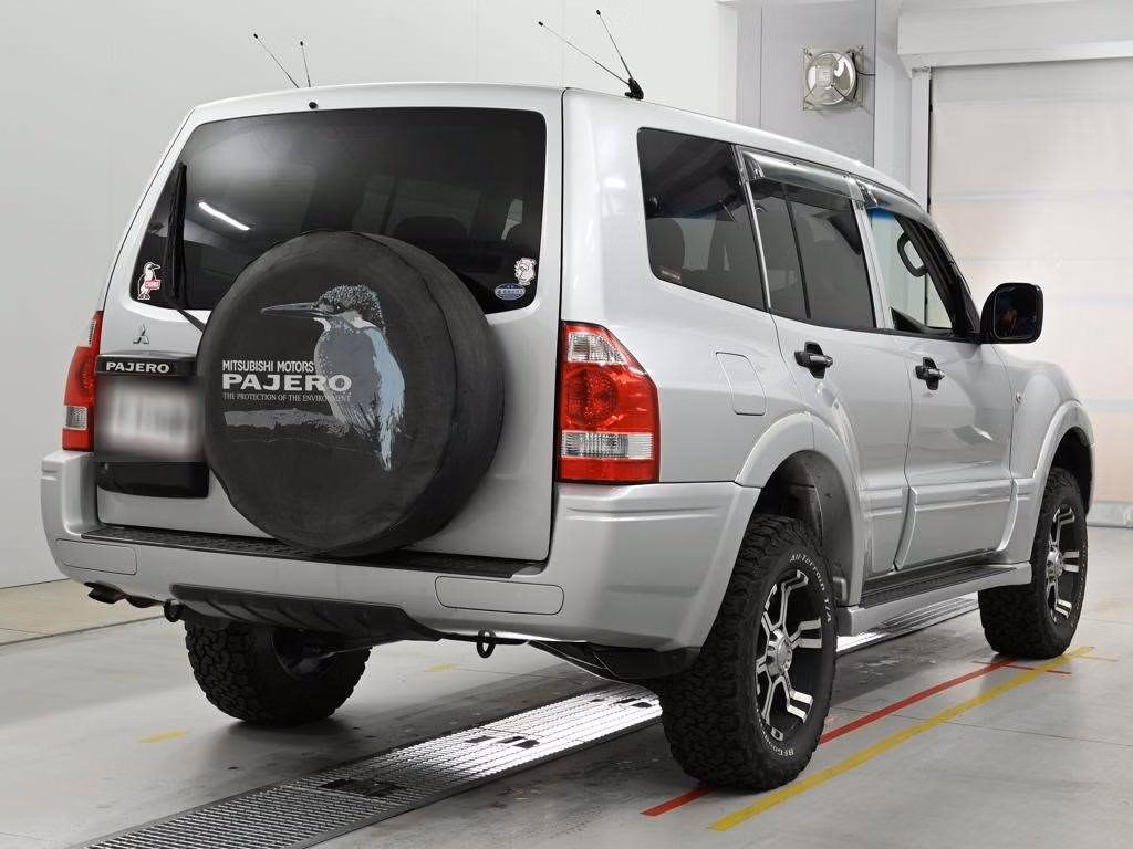 MITSUBISHI PAJERO