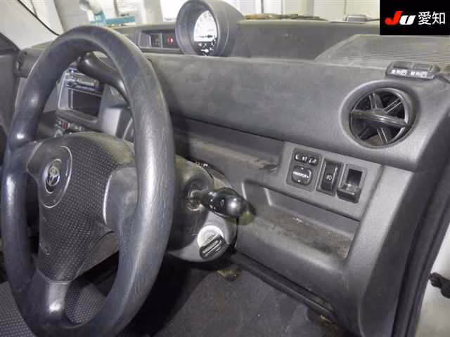 TOYOTA BB