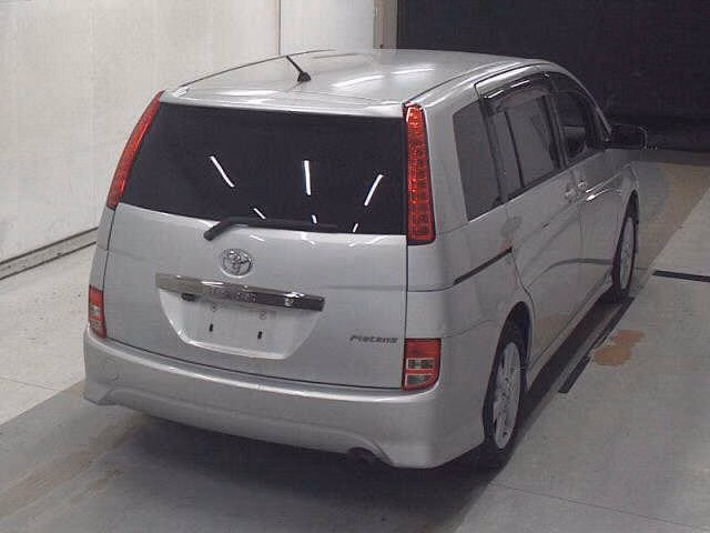 TOYOTA ISIS