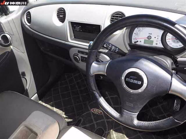 DAIHATSU MOVE LATTE