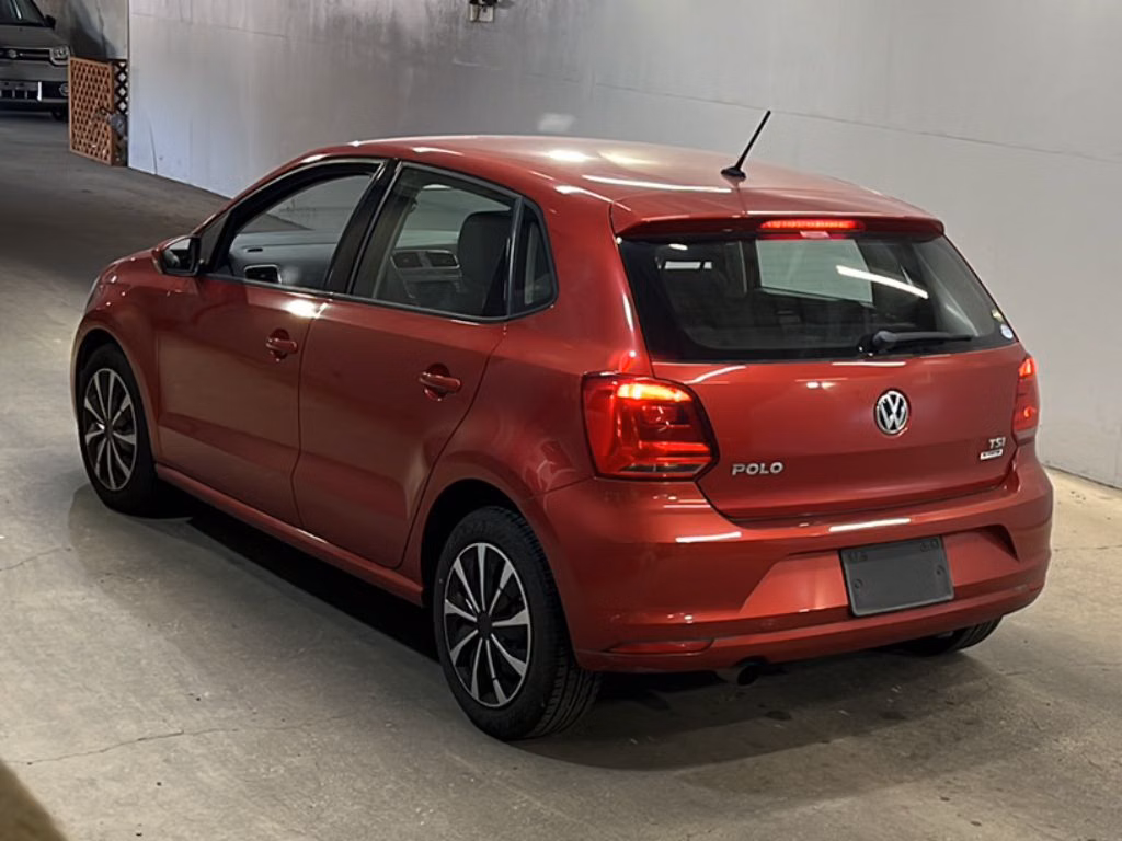 VOLKSWAGEN POLO