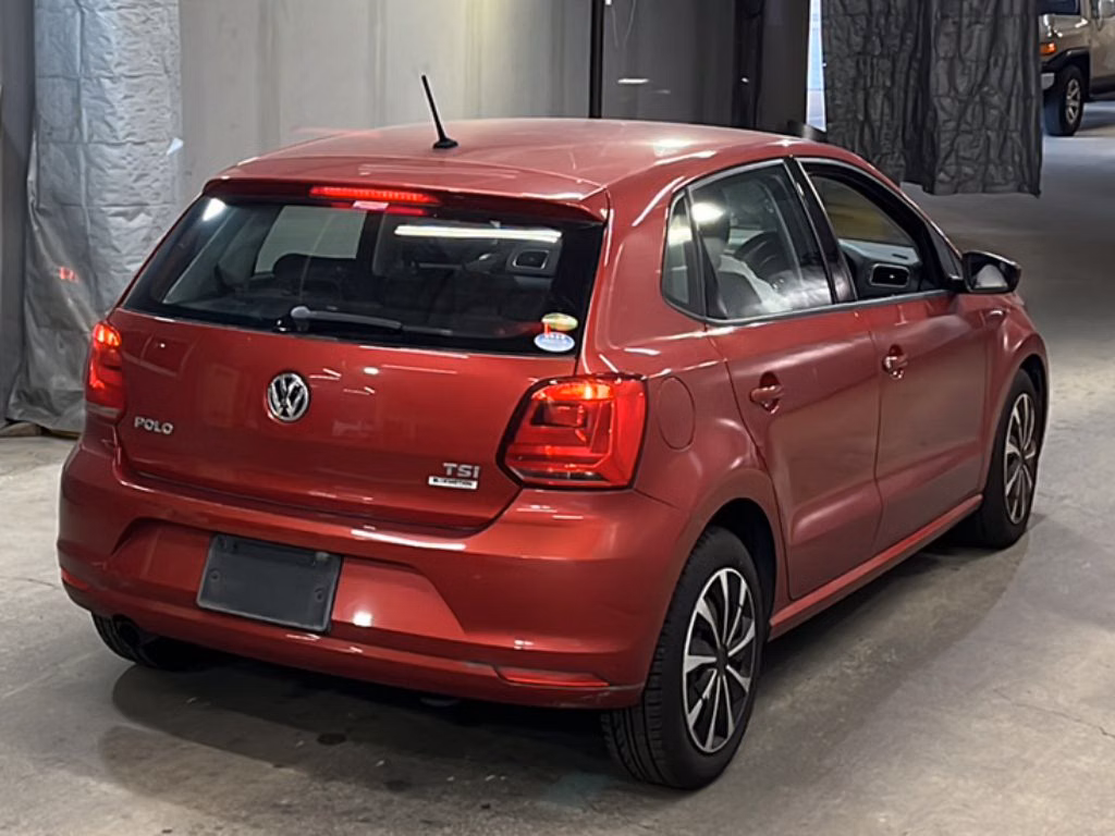 VOLKSWAGEN POLO