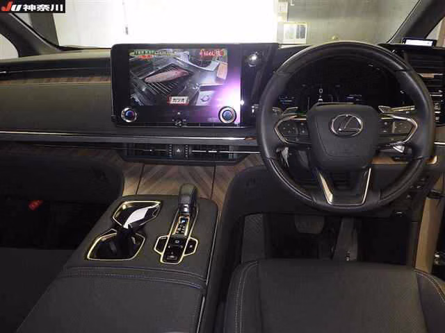 LEXUS LM500H