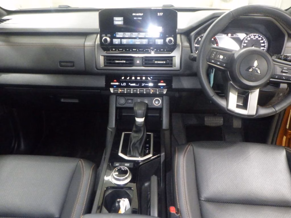 MITSUBISHI TRITON