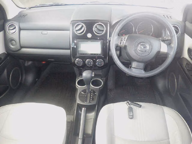MAZDA VERISA