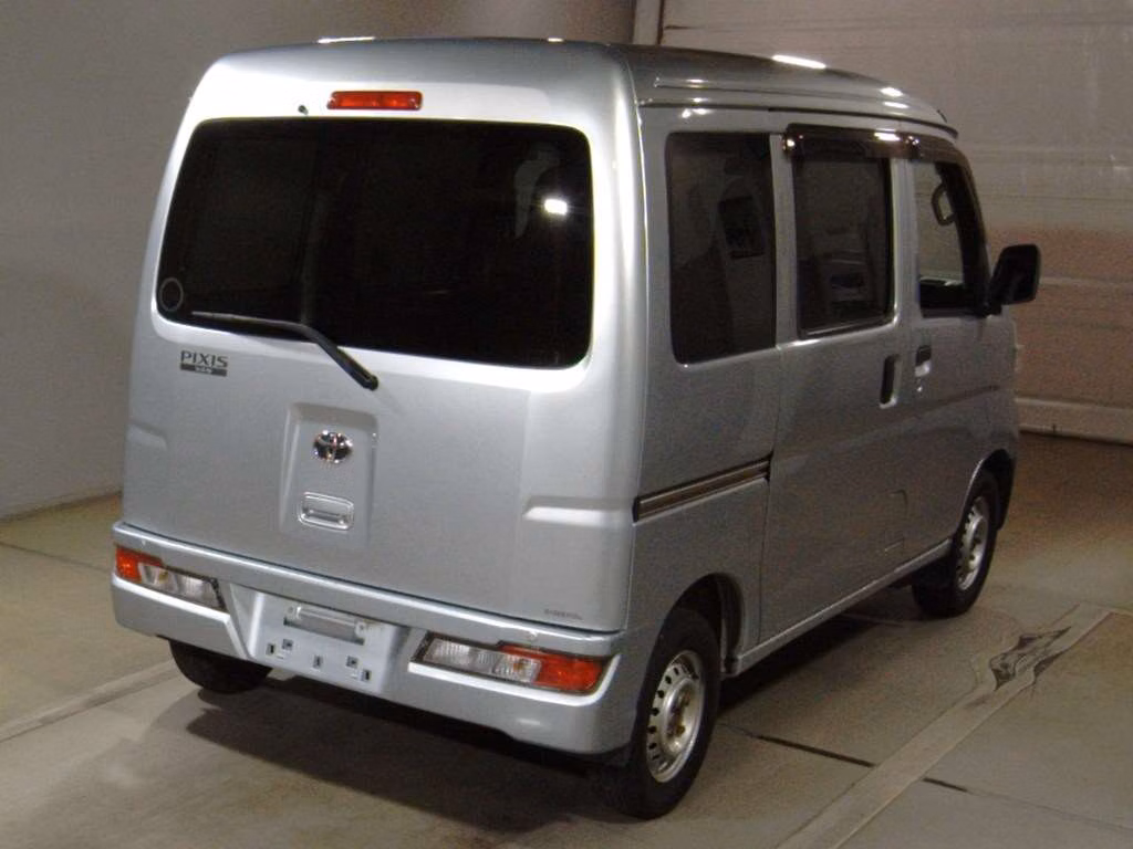 TOYOTA PIXIS VAN