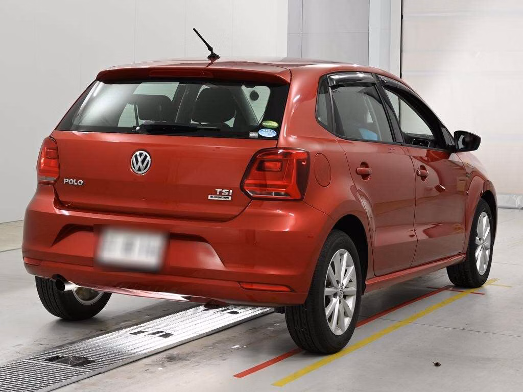 VOLKSWAGEN POLO