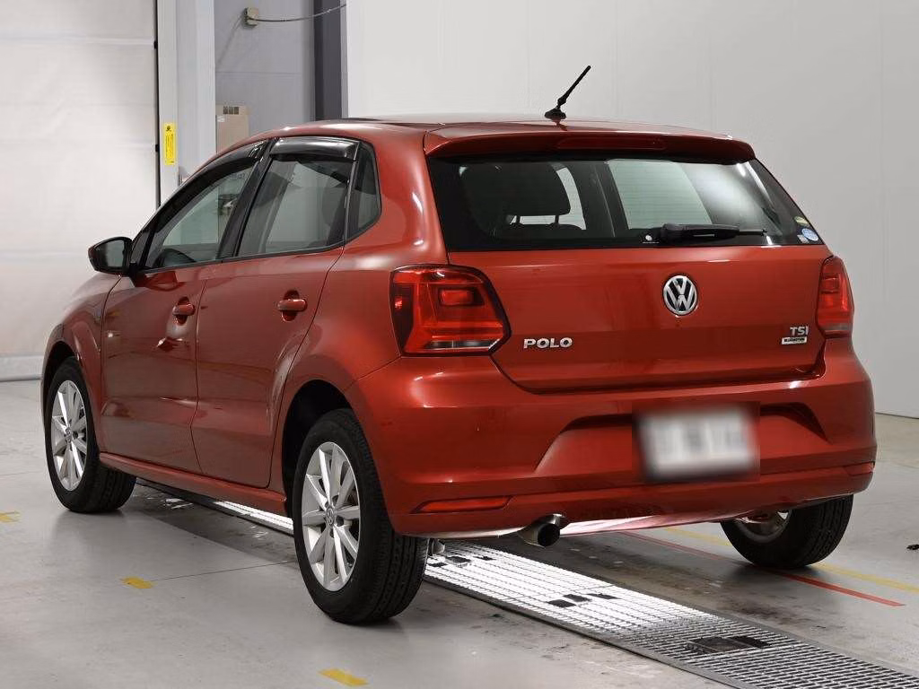 VOLKSWAGEN POLO