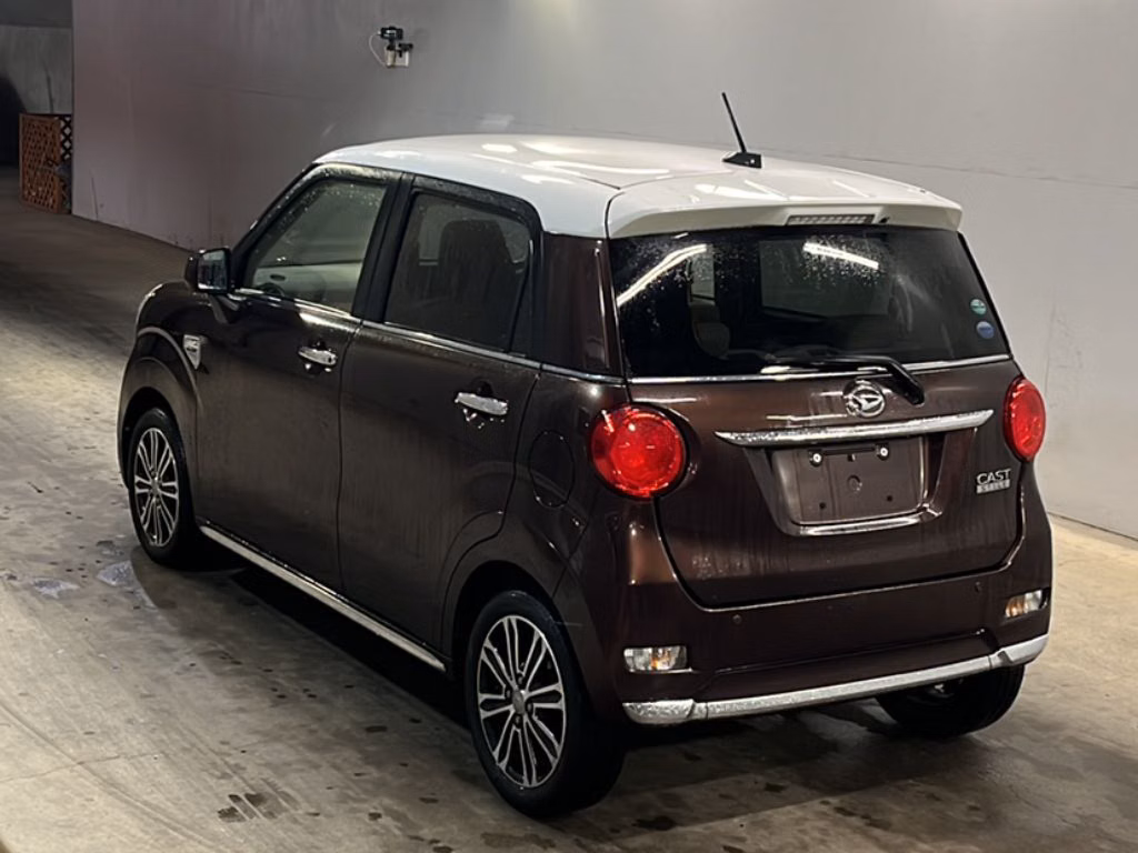 DAIHATSU CAST
