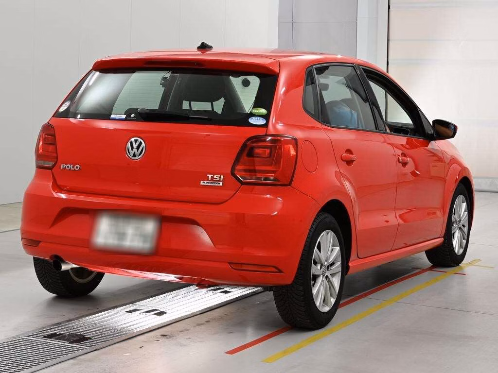 VOLKSWAGEN POLO