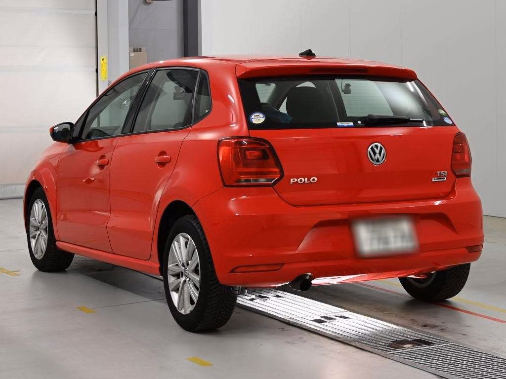 VOLKSWAGEN POLO