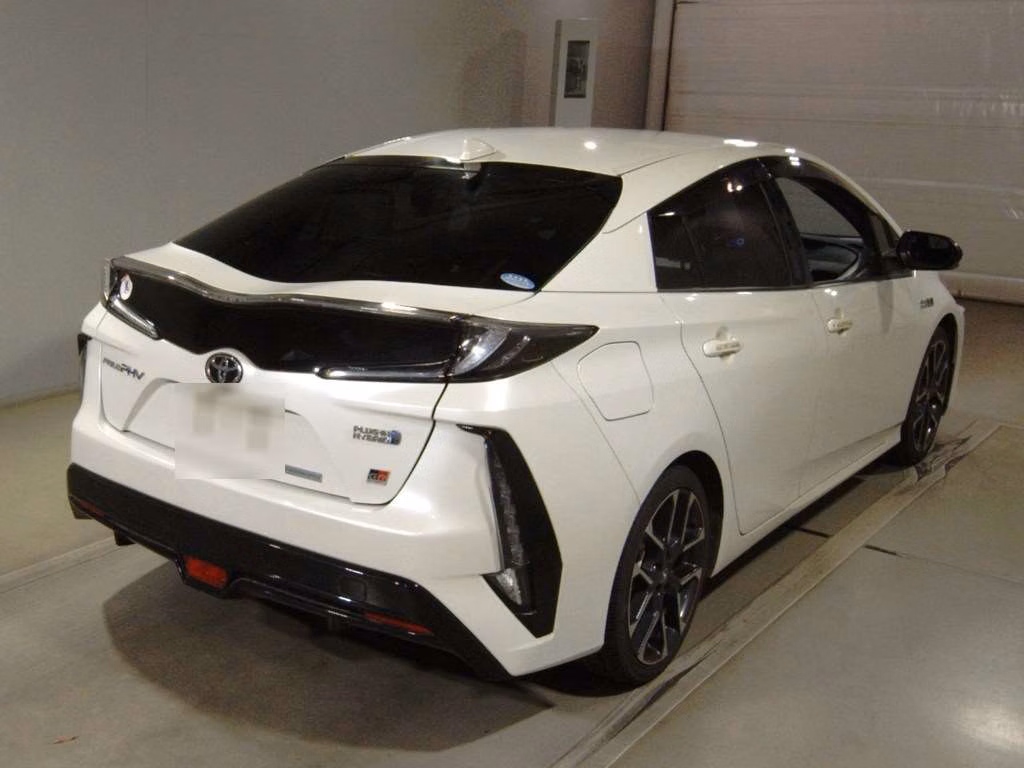 TOYOTA PRIUS PHV
