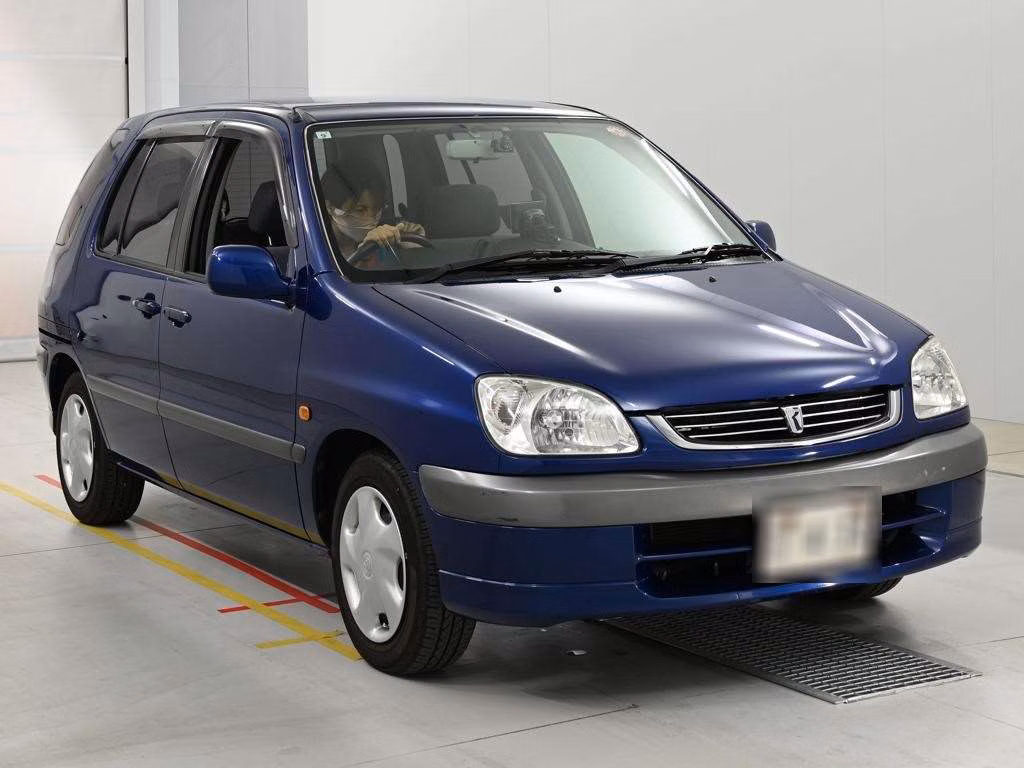 TOYOTA RAUM