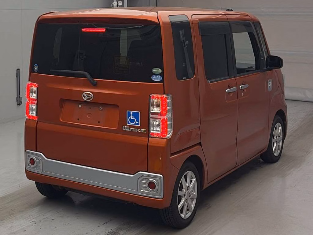 DAIHATSU WAKE