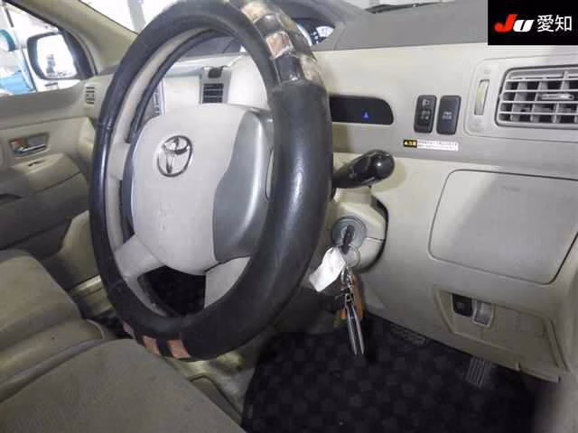 TOYOTA RAUM
