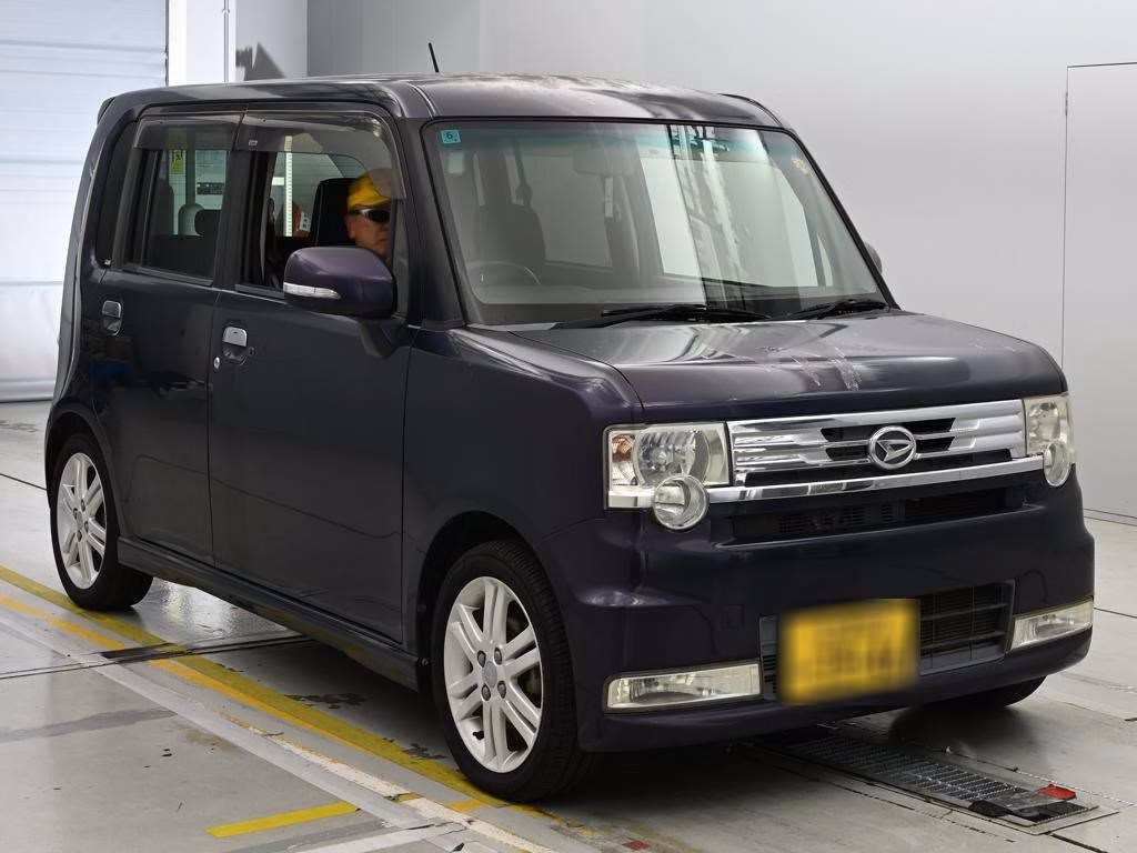 DAIHATSU MOVE CONTE