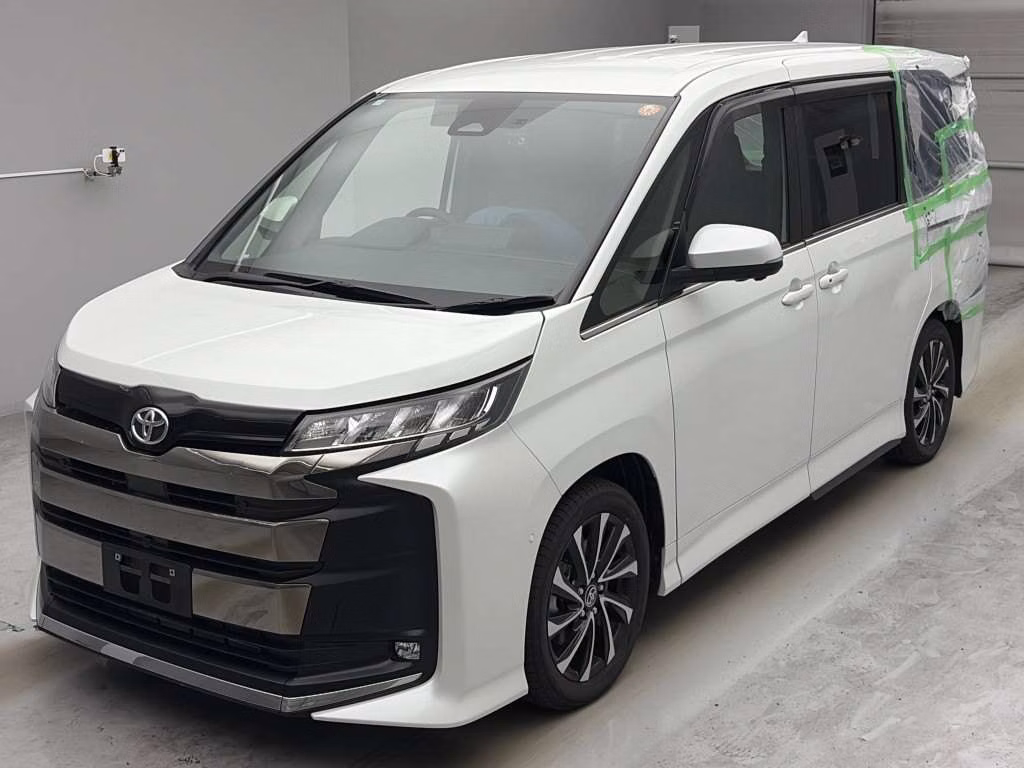 TOYOTA NOAH