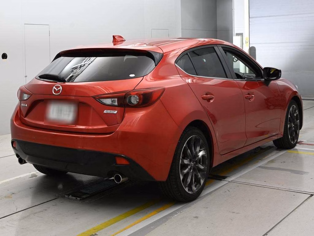 MAZDA AXELA