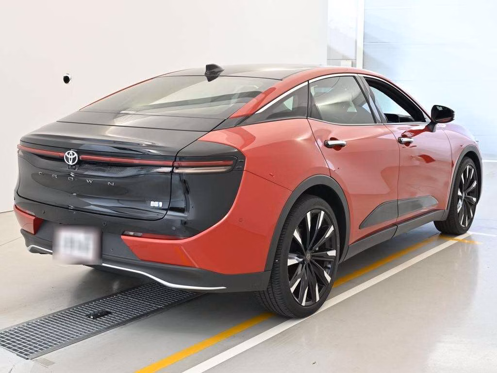 TOYOTA CROWN