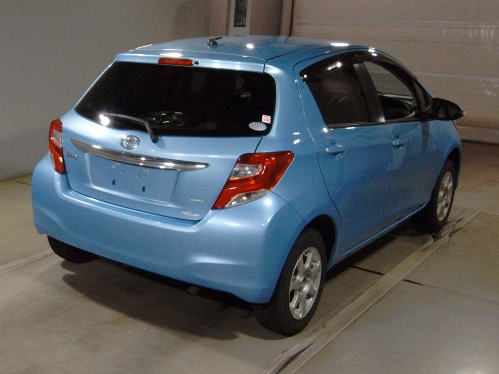TOYOTA VITZ