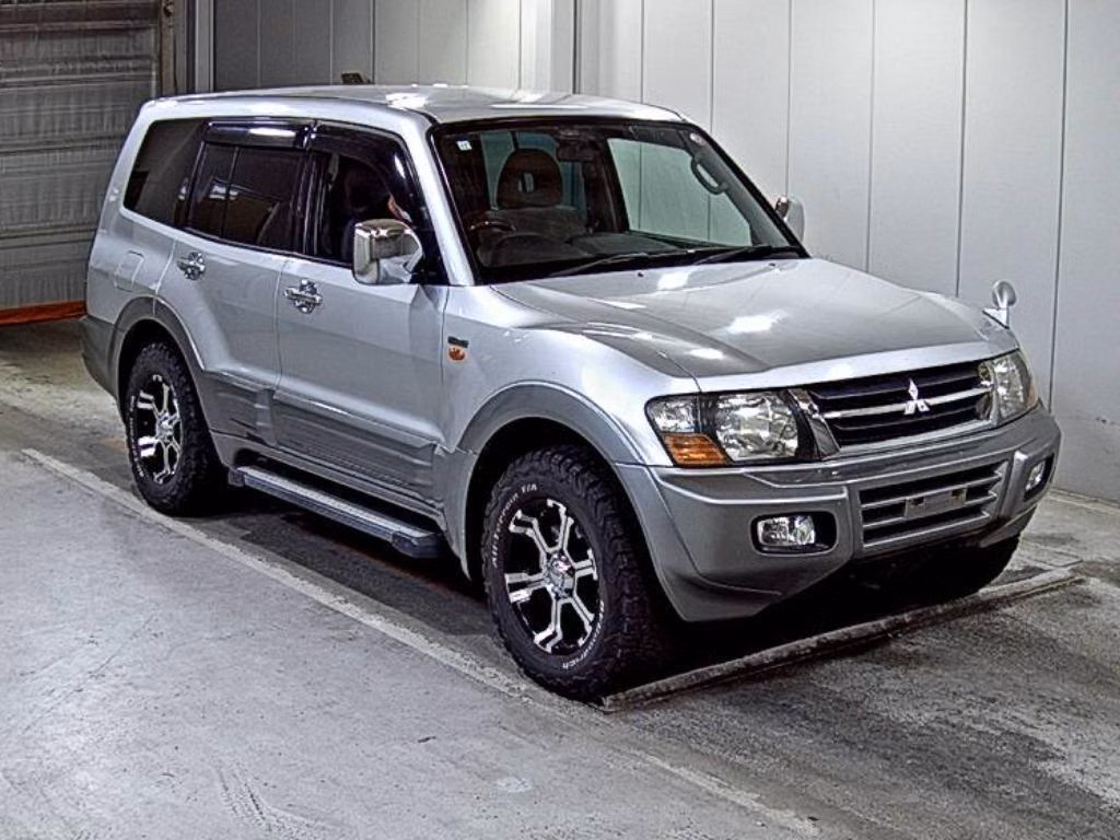 MITSUBISHI PAJERO