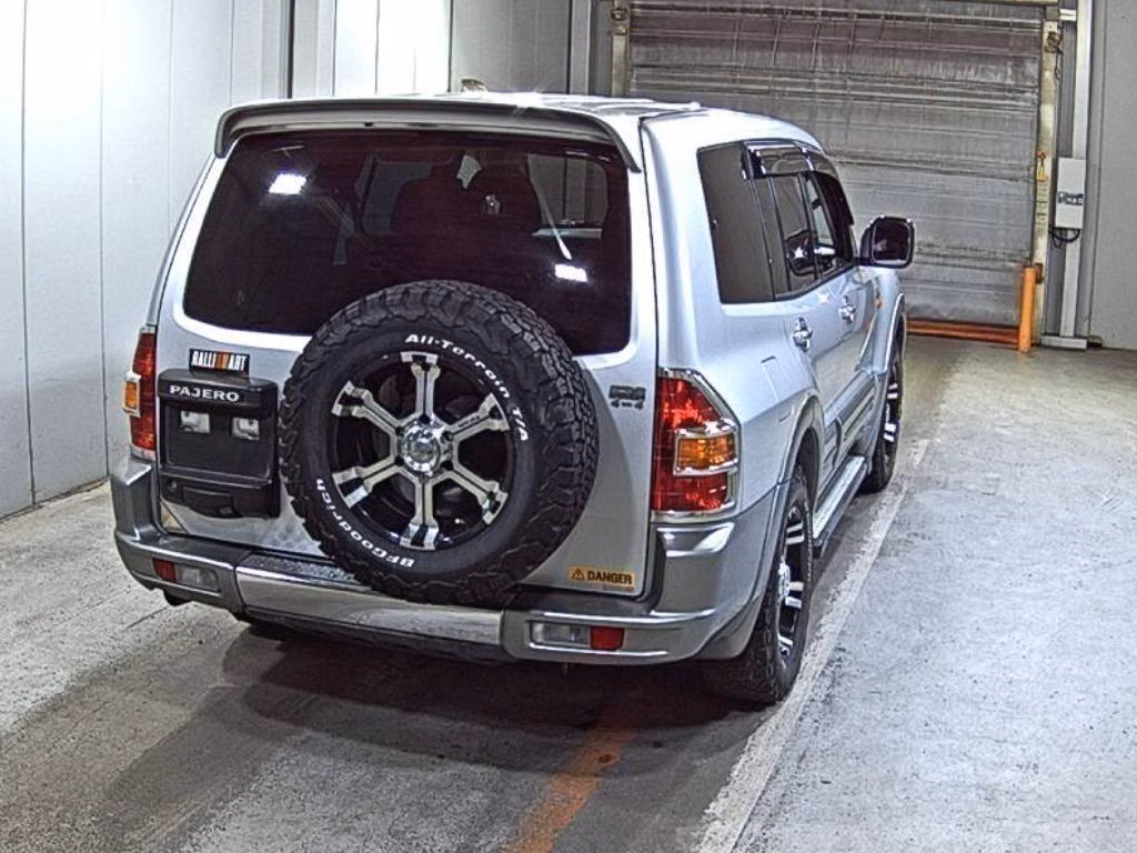 MITSUBISHI PAJERO