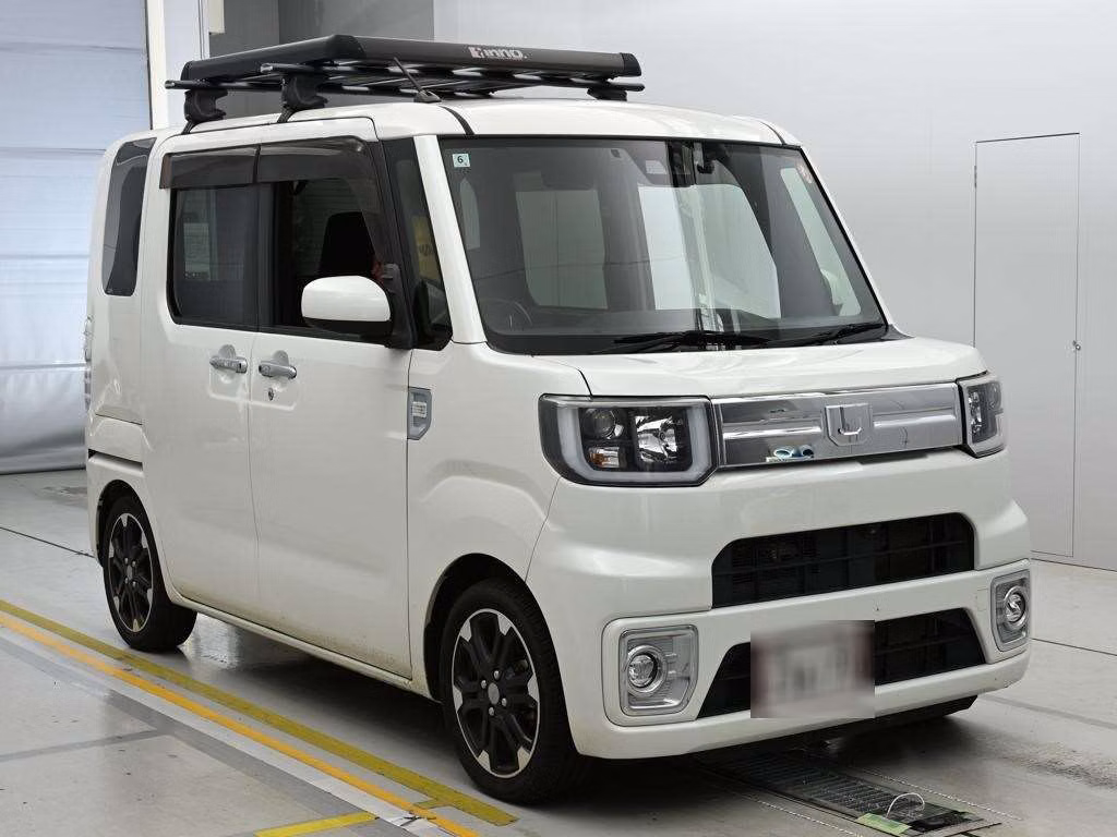 DAIHATSU WAKE